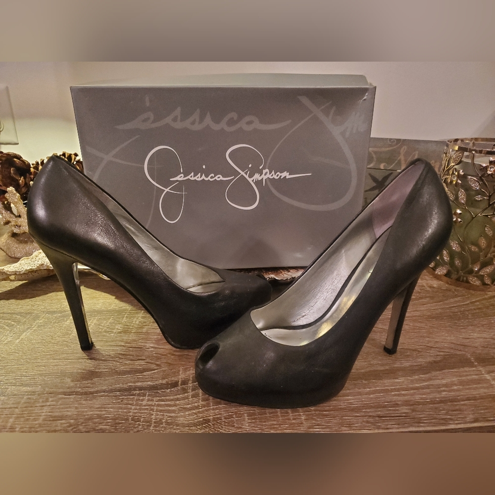 Jessica Simpson Size 7.5 Black High Heels 👠 Peek Toe